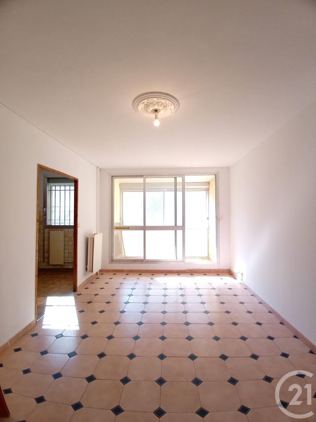 Appartement F4 à vendre - 4 pièces - 76.34 m2 - ARLES - 13 - PROVENCE-ALPES-COTE-D-AZUR - Century 21 Arelate Immo Appartement F4 à vendre - 4 pièces - 76.34 m2 - ARLES - 13 - PROVENCE-ALPES-COTE-D-AZUR - Century 21 Arelate Immo