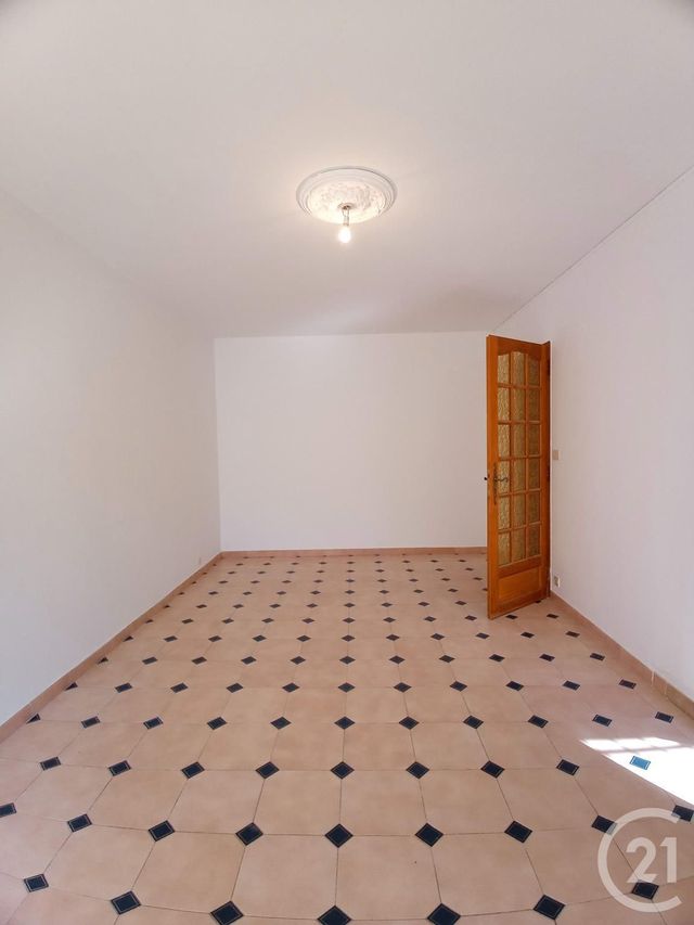 Appartement F4 à vendre - 4 pièces - 76.34 m2 - ARLES - 13 - PROVENCE-ALPES-COTE-D-AZUR - Century 21 Arelate Immo Appartement F4 à vendre - 4 pièces - 76.34 m2 - ARLES - 13 - PROVENCE-ALPES-COTE-D-AZUR - Century 21 Arelate Immo