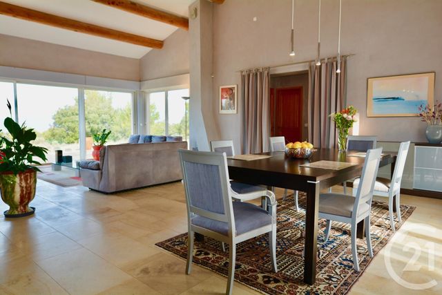 maison à vendre - 7 pièces - 214.18 m2 - ALLEINS - 13 - PROVENCE-ALPES-COTE-D-AZUR - Century 21 Arelate Immo maison à vendre - 7 pièces - 214.18 m2 - ALLEINS - 13 - PROVENCE-ALPES-COTE-D-AZUR - Century 21 Arelate Immo
