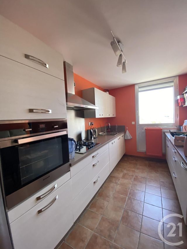 Appartement F3 à vendre - 3 pièces - 60.41 m2 - ARLES - 13 - PROVENCE-ALPES-COTE-D-AZUR - Century 21 Arelate Immo Appartement F3 à vendre - 3 pièces - 60.41 m2 - ARLES - 13 - PROVENCE-ALPES-COTE-D-AZUR - Century 21 Arelate Immo