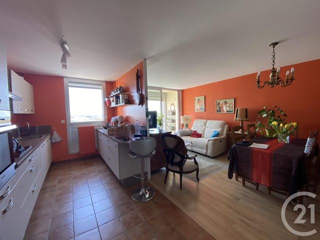 Appartement F3 à vendre - 3 pièces - 60.41 m2 - ARLES - 13 - PROVENCE-ALPES-COTE-D-AZUR - Century 21 Arelate Immo Appartement F3 à vendre - 3 pièces - 60.41 m2 - ARLES - 13 - PROVENCE-ALPES-COTE-D-AZUR - Century 21 Arelate Immo
