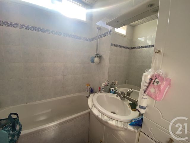 Afficher la photo en grand Appartement F3 à vendre - 3 pièces - 64.08 m2 - ARLES - 13 - PROVENCE-ALPES-COTE-D-AZUR - Century 21 Arelate Immo