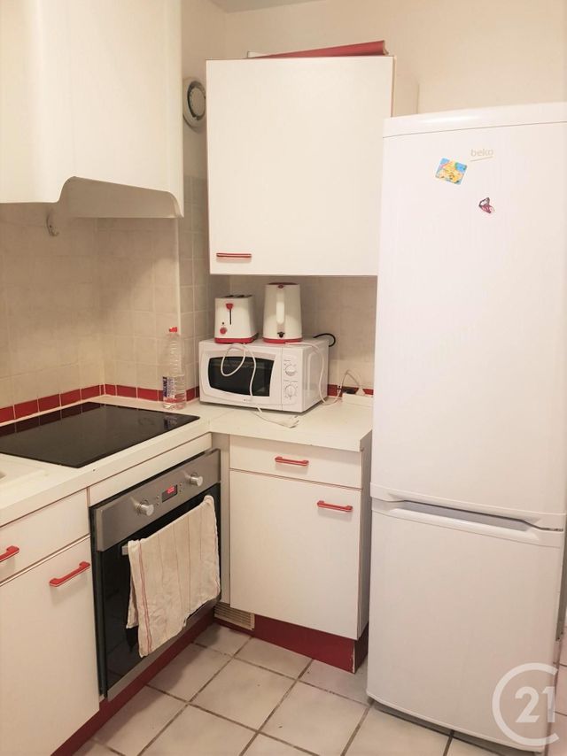 Appartement F3 à louer - 3 pièces - 56.0 m2 - ARLES - 13 - PROVENCE-ALPES-COTE-D-AZUR - Century 21 Arelate Immo Appartement F3 à louer - 3 pièces - 56.0 m2 - ARLES - 13 - PROVENCE-ALPES-COTE-D-AZUR - Century 21 Arelate Immo