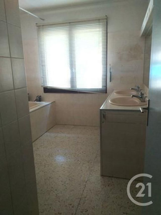 Afficher la photo en grand maison à vendre - 4 pièces - 98.76 m2 - BELLEGARDE - 30 - LANGUEDOC-ROUSSILLON - Century 21 Arelate Immo