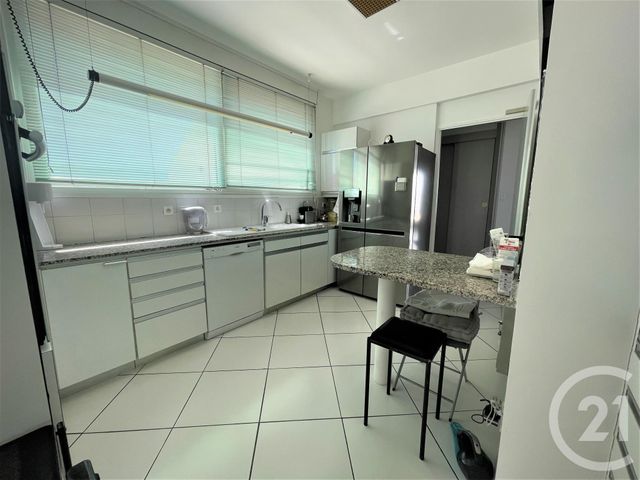 Afficher la photo en grand Appartement F5 à vendre - 5 pièces - 200.9 m2 - ARLES - 13 - PROVENCE-ALPES-COTE-D-AZUR - Century 21 Arelate Immo