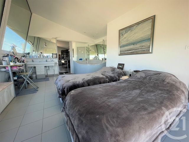 Afficher la photo en grand Appartement F5 à vendre - 5 pièces - 200.9 m2 - ARLES - 13 - PROVENCE-ALPES-COTE-D-AZUR - Century 21 Arelate Immo