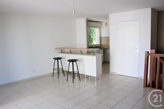 Appartement T4 à louer - 4 pièces - 67.41 m2 - ARLES - 13 - PROVENCE-ALPES-COTE-D-AZUR - Century 21 Arelate Immo