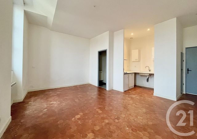 Studio à louer - 1 pièce - 30.0 m2 - ARLES - 13 - PROVENCE-ALPES-COTE-D-AZUR - Century 21 Arelate Immo