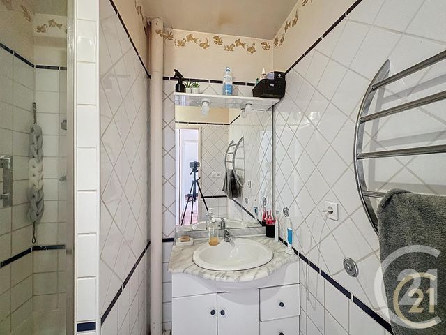 Appartement T4 à vendre - 4 pièces - 73.4 m2 - ARLES - 13 - PROVENCE-ALPES-COTE-D-AZUR - Century 21 Arelate Immo