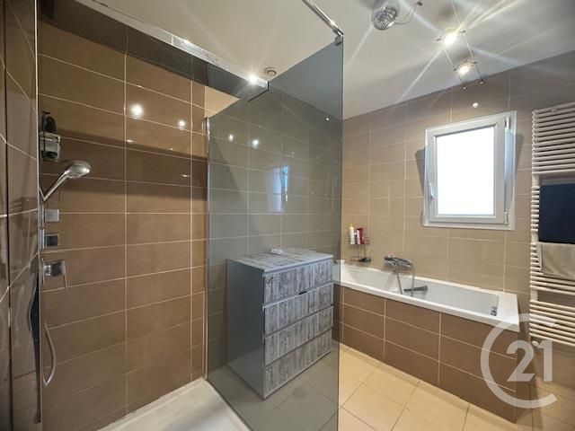 Afficher la photo en grand maison à vendre - 5 pièces - 120.0 m2 - ARLES - 13 - PROVENCE-ALPES-COTE-D-AZUR - Century 21 Arelate Immo