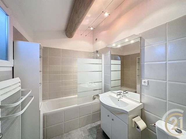 Appartement T3 à vendre - 3 pièces - 46.63 m2 - ST MARTIN DE CRAU - 13 - PROVENCE-ALPES-COTE-D-AZUR - Century 21 Arelate Immo