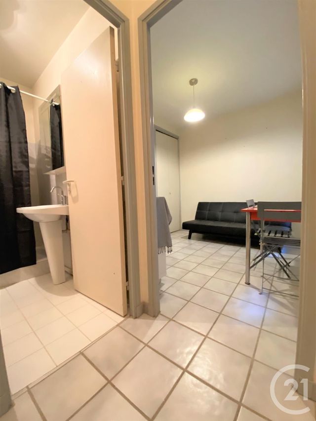 Appartement F1 à louer - 1 pièce - 25.0 m2 - ARLES - 13 - PROVENCE-ALPES-COTE-D-AZUR - Century 21 Arelate Immo