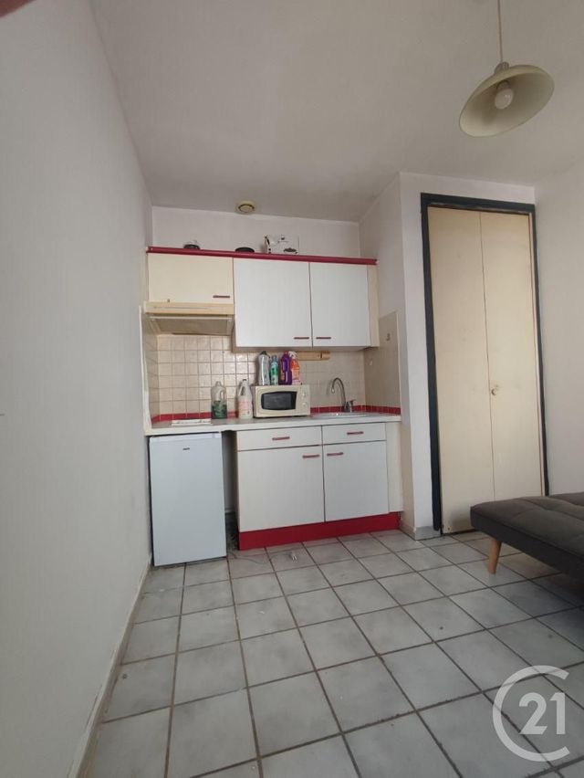 Appartement F1 à louer - 1 pièce - 25.0 m2 - ARLES - 13 - PROVENCE-ALPES-COTE-D-AZUR - Century 21 Arelate Immo