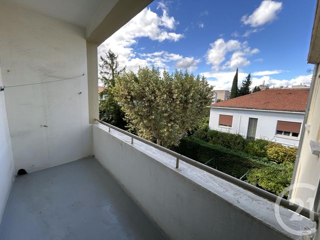 Appartement T3 à louer - 3 pièces - 100.0 m2 - ARLES - 13 - PROVENCE-ALPES-COTE-D-AZUR - Century 21 Arelate Immo