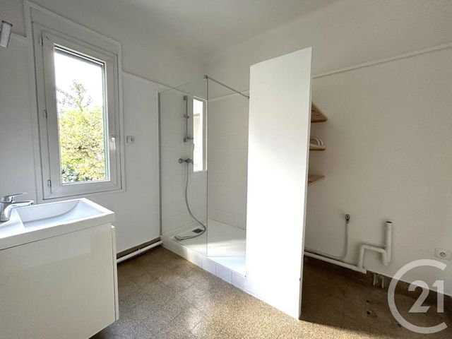 Appartement T3 à louer - 3 pièces - 100.0 m2 - ARLES - 13 - PROVENCE-ALPES-COTE-D-AZUR - Century 21 Arelate Immo