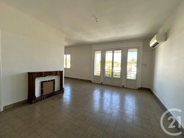 Appartement T3 à louer - 3 pièces - 100.0 m2 - ARLES - 13 - PROVENCE-ALPES-COTE-D-AZUR - Century 21 Arelate Immo