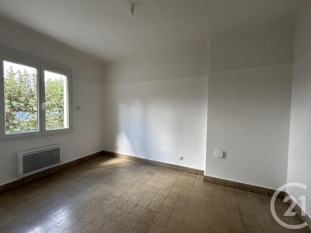 Appartement T3 à louer - 3 pièces - 100.0 m2 - ARLES - 13 - PROVENCE-ALPES-COTE-D-AZUR - Century 21 Arelate Immo