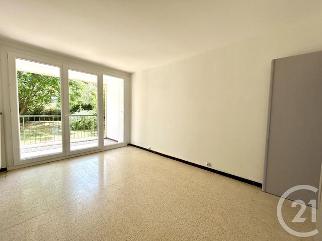 Appartement T3 à louer - 3 pièces - 60.0 m2 - ARLES - 13 - PROVENCE-ALPES-COTE-D-AZUR - Century 21 Arelate Immo