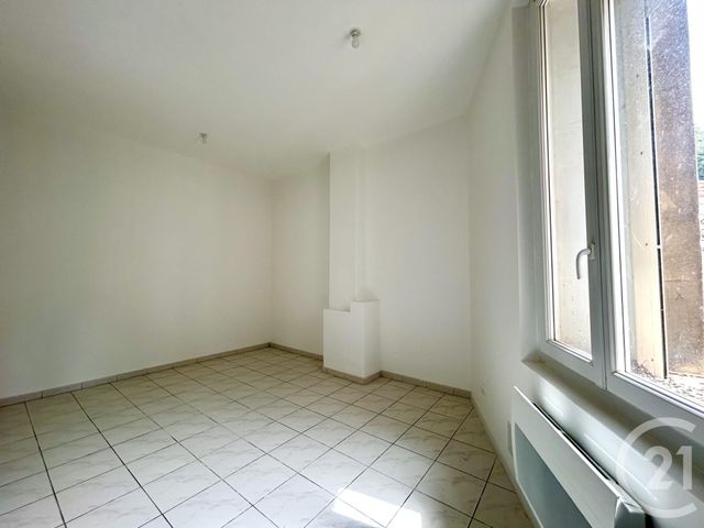 Appartement T1 à louer - 1 pièce - 27.0 m2 - ARLES - 13 - PROVENCE-ALPES-COTE-D-AZUR - Century 21 Arelate Immo