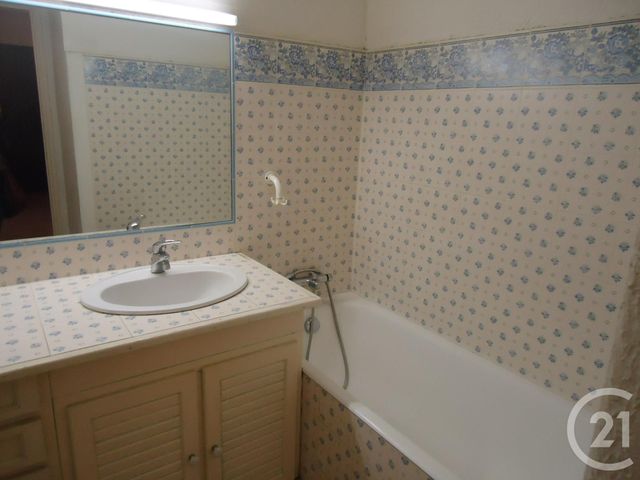 Appartement F3 à louer - 3 pièces - 91.0 m2 - ARLES - 13 - PROVENCE-ALPES-COTE-D-AZUR - Century 21 Arelate Immo