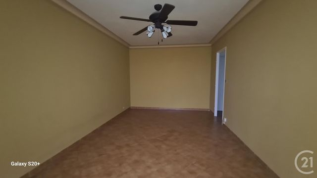 Appartement T3 à louer - 3 pièces - 61.9 m2 - ARLES - 13 - PROVENCE-ALPES-COTE-D-AZUR - Century 21 Arelate Immo