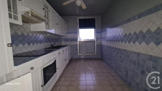 Appartement T3 à louer - 3 pièces - 61.9 m2 - ARLES - 13 - PROVENCE-ALPES-COTE-D-AZUR - Century 21 Arelate Immo