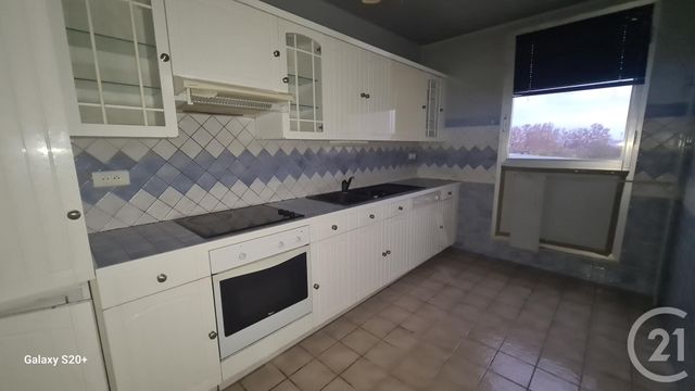 Appartement T3 à louer - 3 pièces - 61.9 m2 - ARLES - 13 - PROVENCE-ALPES-COTE-D-AZUR - Century 21 Arelate Immo
