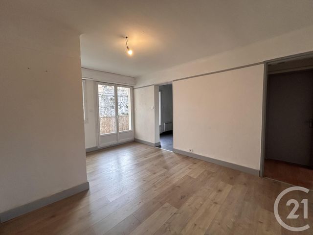 Appartement à louer - 3 pièces - 58.0 m2 - ARLES - 13 - PROVENCE-ALPES-COTE-D-AZUR - Century 21 Arelate Immo