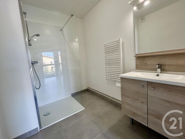 Appartement F2 à louer - 2 pièces - 40.0 m2 - ARLES - 13 - PROVENCE-ALPES-COTE-D-AZUR - Century 21 Arelate Immo