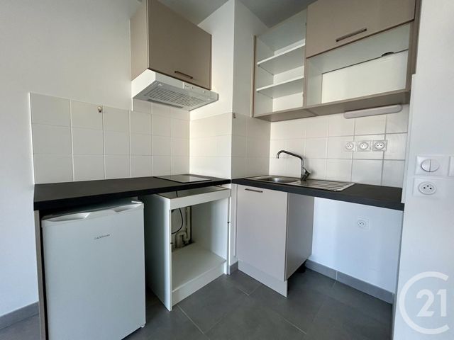 Appartement F2 à louer - 2 pièces - 40.0 m2 - ARLES - 13 - PROVENCE-ALPES-COTE-D-AZUR - Century 21 Arelate Immo