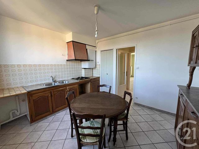 Appartement T3 à louer - 3 pièces - 65.0 m2 - ARLES - 13 - PROVENCE-ALPES-COTE-D-AZUR - Century 21 Arelate Immo
