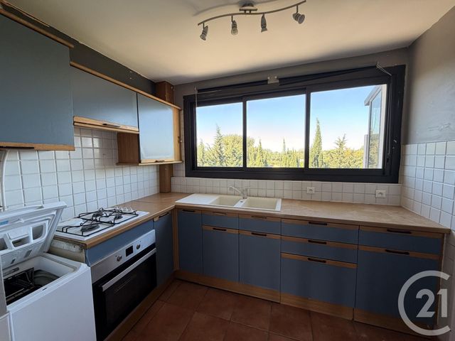 Appartement T4 à louer - 4 pièces - 73.4 m2 - ARLES - 13 - PROVENCE-ALPES-COTE-D-AZUR - Century 21 Arelate Immo