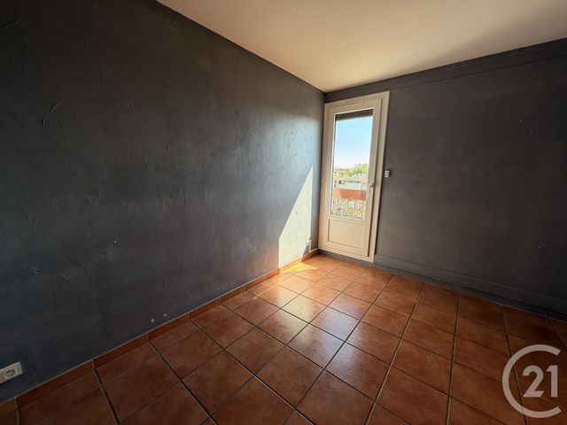 Appartement T4 à louer - 4 pièces - 73.4 m2 - ARLES - 13 - PROVENCE-ALPES-COTE-D-AZUR - Century 21 Arelate Immo