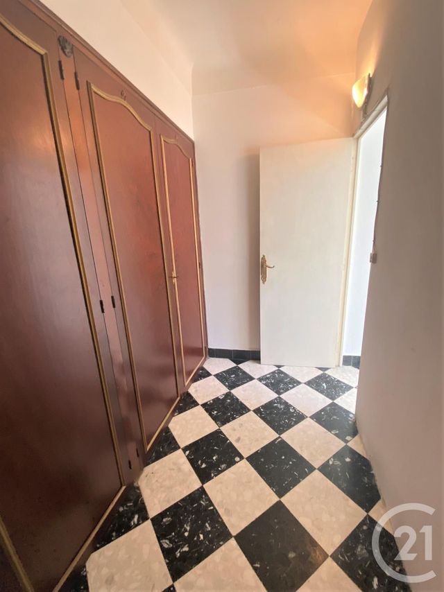 Appartement T4 à louer - 4 pièces - 87.17 m2 - FOURQUES - 30 - LANGUEDOC-ROUSSILLON - Century 21 Arelate Immo