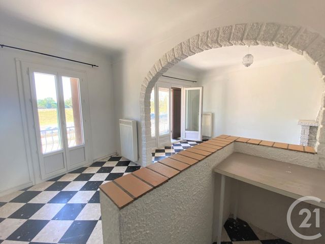 Appartement T4 à louer - 4 pièces - 87.17 m2 - FOURQUES - 30 - LANGUEDOC-ROUSSILLON - Century 21 Arelate Immo