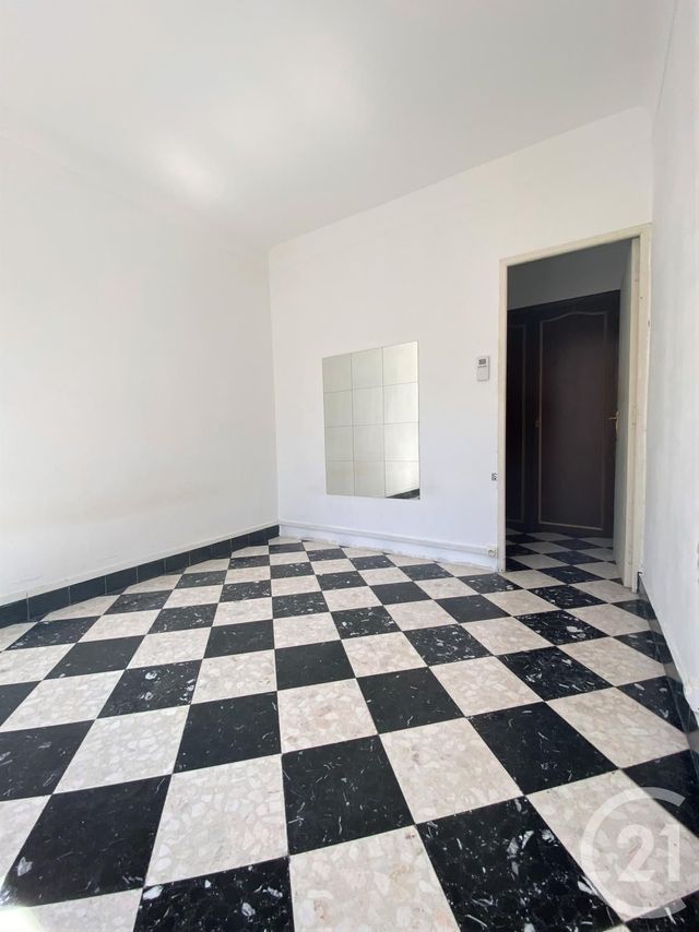 Appartement T4 à louer - 4 pièces - 87.17 m2 - FOURQUES - 30 - LANGUEDOC-ROUSSILLON - Century 21 Arelate Immo