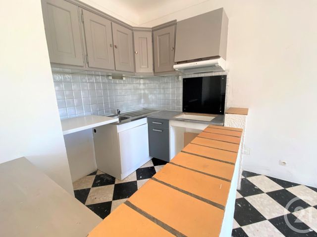 Appartement T4 à louer - 4 pièces - 87.17 m2 - FOURQUES - 30 - LANGUEDOC-ROUSSILLON - Century 21 Arelate Immo