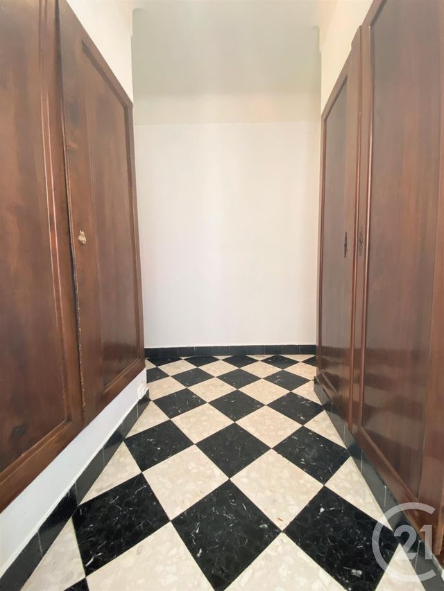 Appartement T4 à louer - 4 pièces - 87.17 m2 - FOURQUES - 30 - LANGUEDOC-ROUSSILLON - Century 21 Arelate Immo