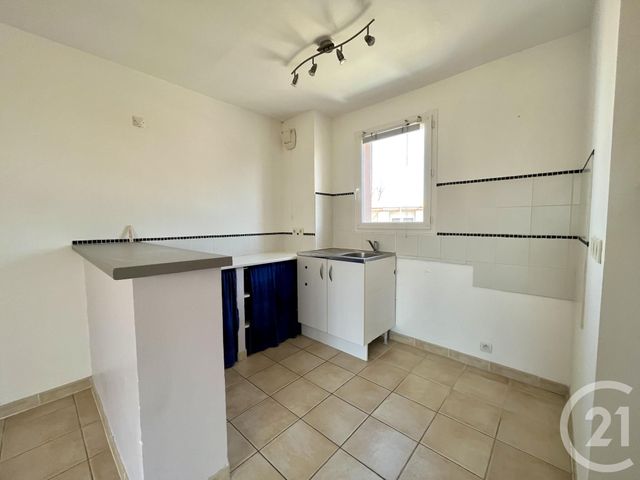 Appartement T3 à louer - 3 pièces - 60.65 m2 - ARLES - 13 - PROVENCE-ALPES-COTE-D-AZUR - Century 21 Arelate Immo