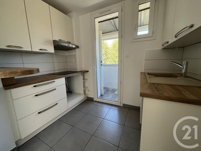 Appartement F3 à louer - 3 pièces - 58.4 m2 - ARLES - 13 - PROVENCE-ALPES-COTE-D-AZUR - Century 21 Arelate Immo