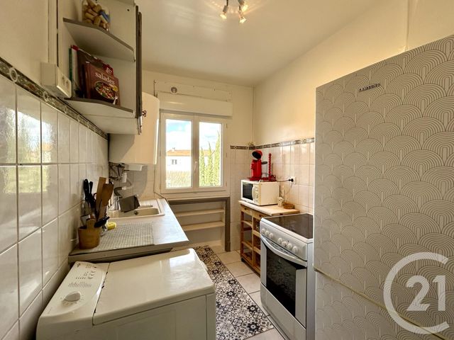Appartement T4 à louer - 4 pièces - 76.74 m2 - ARLES - 13 - PROVENCE-ALPES-COTE-D-AZUR - Century 21 Arelate Immo