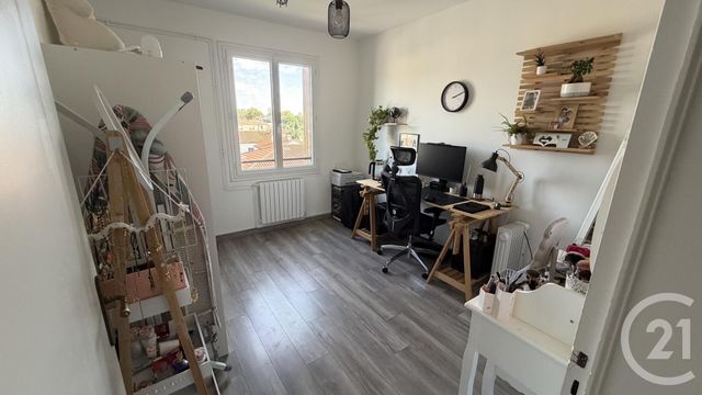 Appartement T4 à louer - 4 pièces - 87.41 m2 - ARLES - 13 - PROVENCE-ALPES-COTE-D-AZUR - Century 21 Arelate Immo