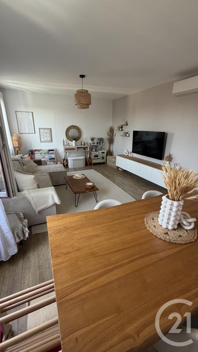 Appartement T4 à louer - 4 pièces - 87.41 m2 - ARLES - 13 - PROVENCE-ALPES-COTE-D-AZUR - Century 21 Arelate Immo