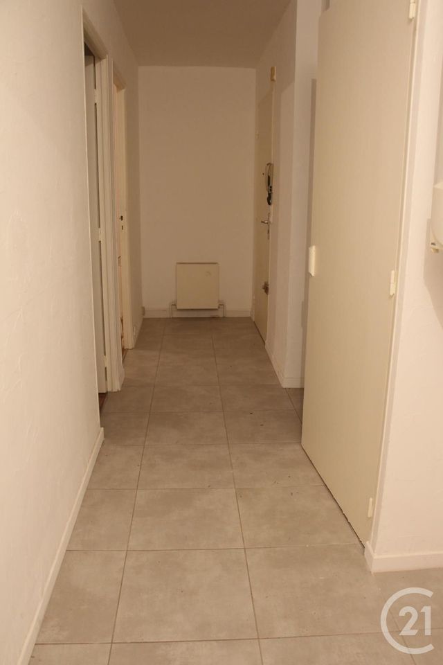 Appartement F4 à louer - 5 pièces - 95.0 m2 - ARLES - 13 - PROVENCE-ALPES-COTE-D-AZUR - Century 21 Arelate Immo