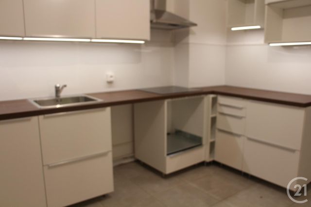 Appartement F4 à louer - 5 pièces - 95.0 m2 - ARLES - 13 - PROVENCE-ALPES-COTE-D-AZUR - Century 21 Arelate Immo