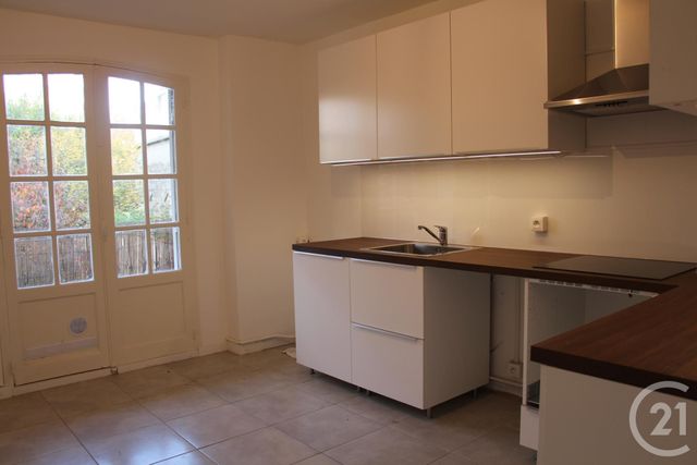 Appartement F4 à louer - 5 pièces - 95.0 m2 - ARLES - 13 - PROVENCE-ALPES-COTE-D-AZUR - Century 21 Arelate Immo