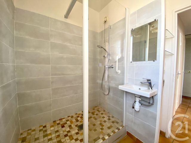 Appartement T3 à louer - 3 pièces - 61.9 m2 - ARLES - 13 - PROVENCE-ALPES-COTE-D-AZUR - Century 21 Arelate Immo